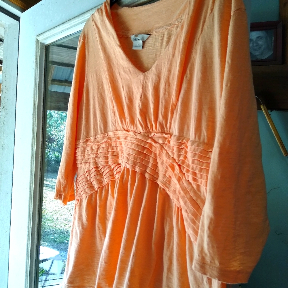 Pretty peach blouse XXL